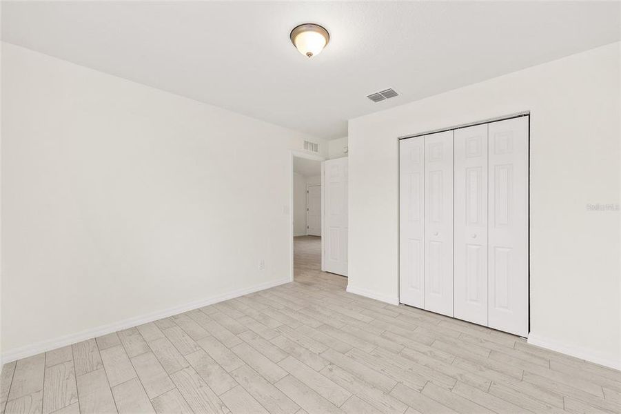 Spacious, unfurnished interior of a new home in , Ocala (Image 18).
