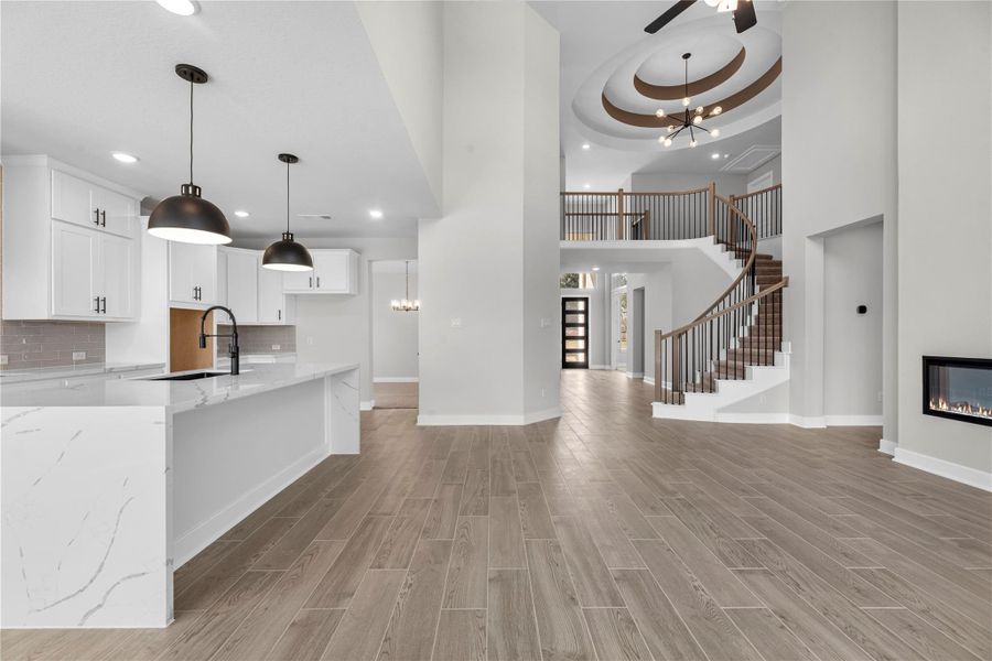 Furnished interior view inside a new home in Sienna, Missouri City (Image 4).