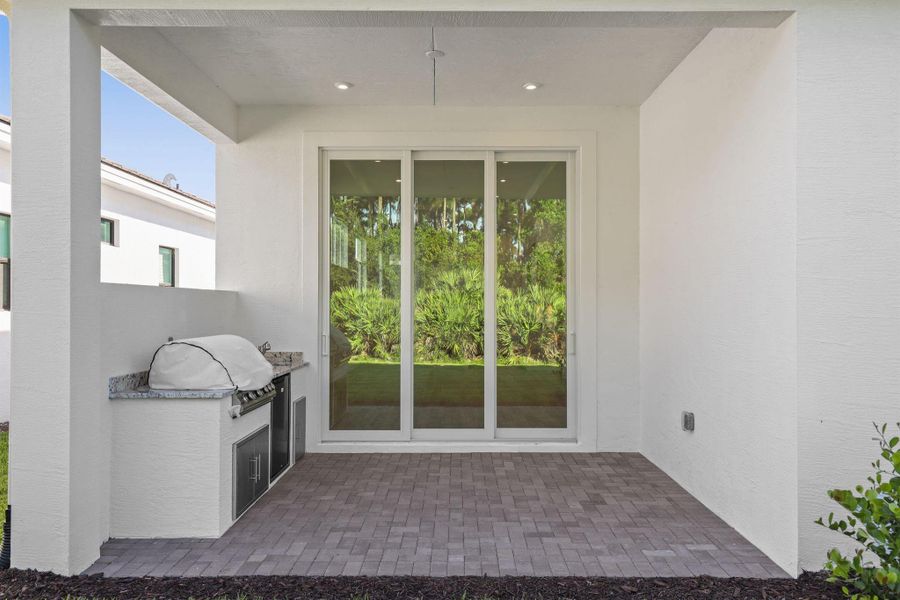 Exterior details and patio area of a home in , Port St. Lucie (Image 15).