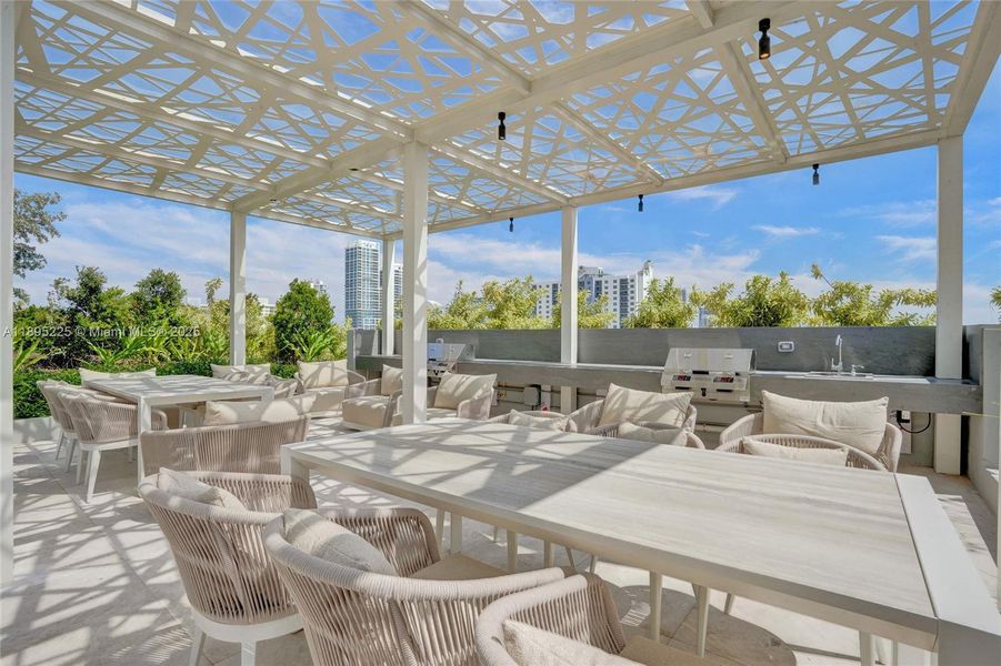 Community amenities in 72 Park, Miami (Image 41).