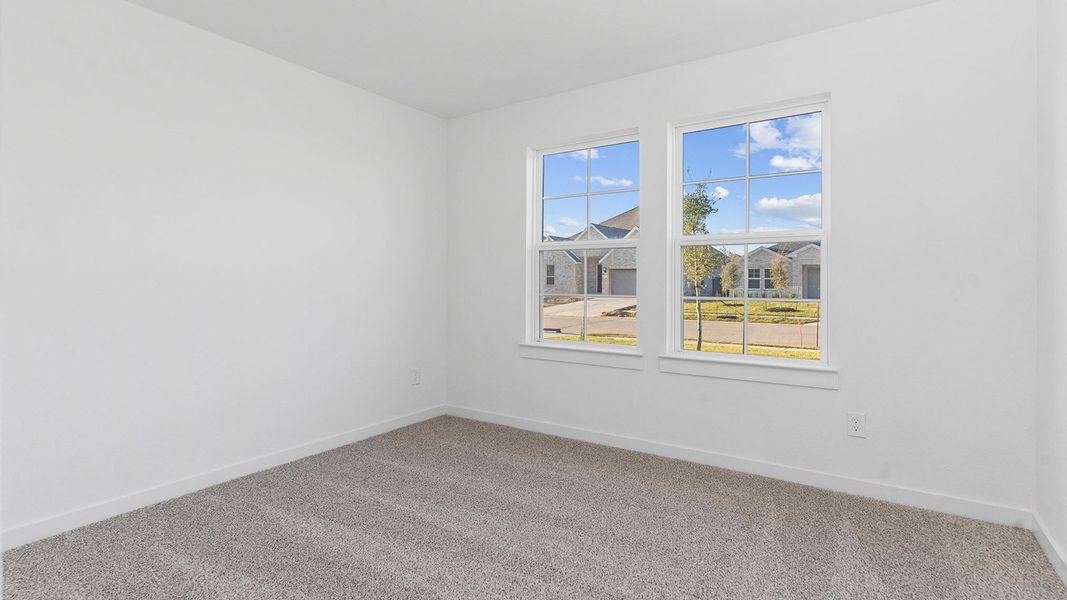 Representative unfurnished interior of a home built from the Huntsville by D.R. Horton in Marlow Lake, Texas City (Image 27).