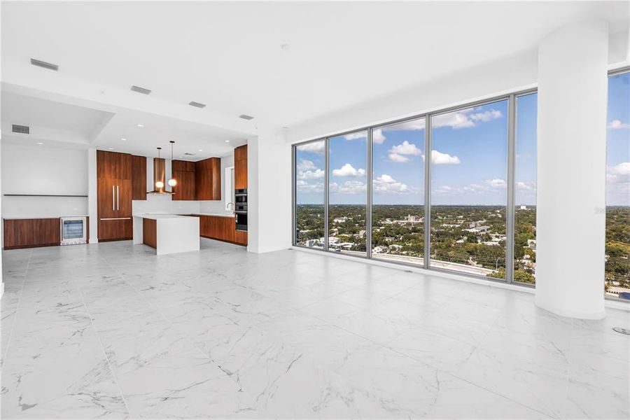 Spacious, unfurnished interior of a new home in , St. Petersburg (Image 27).