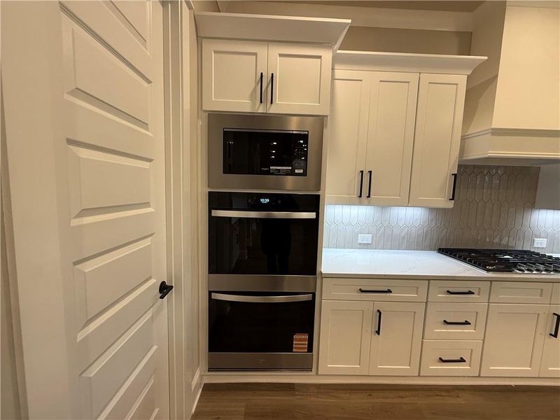 Furnished interior view inside a new home in , Jefferson (Image 7).