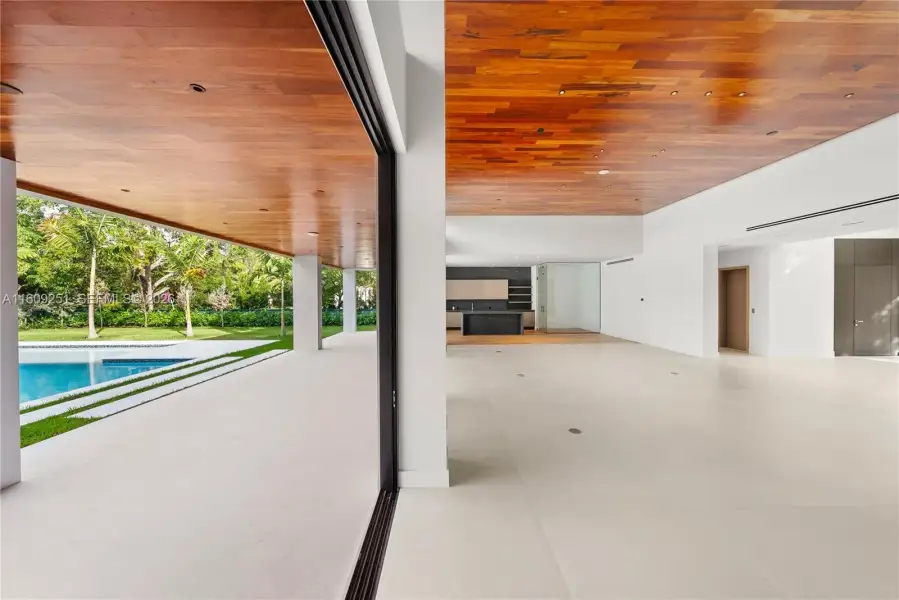 Exterior details and patio area of a home in , Pinecrest (Image 36).