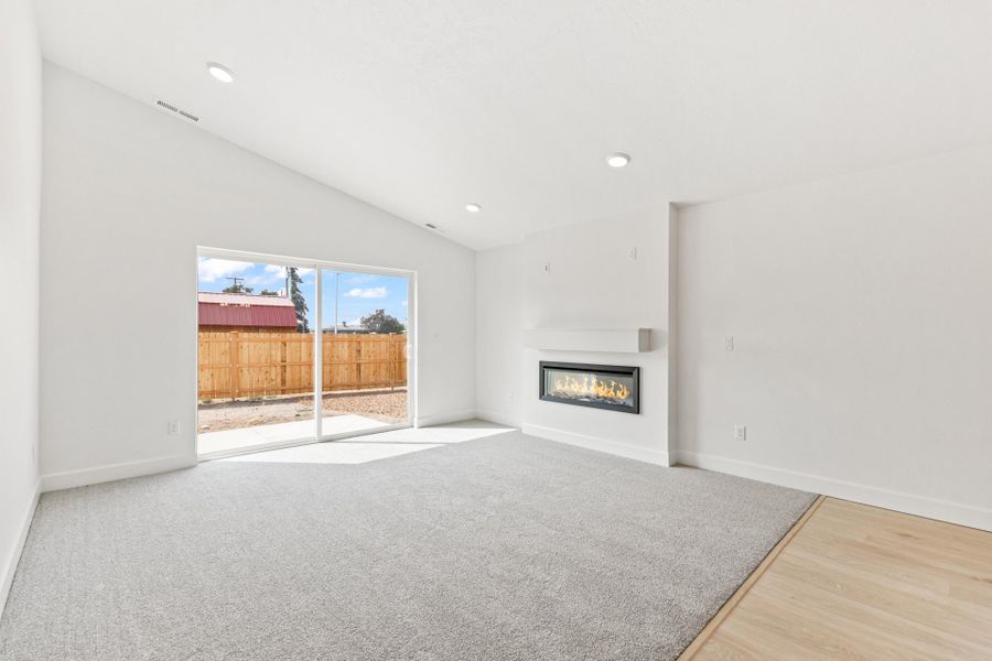 Spacious, unfurnished interior of a new home in Willowbrook, Madras (Image 16). Spacious, unfurnished interior of a new home in Willowbrook, Madras (Image 16).