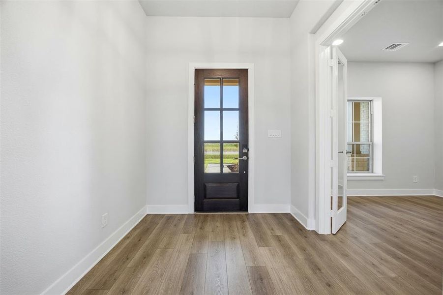 Spacious, unfurnished interior of a new home in Levante - 1 Acre Lots, Waxahachie (Image 33).