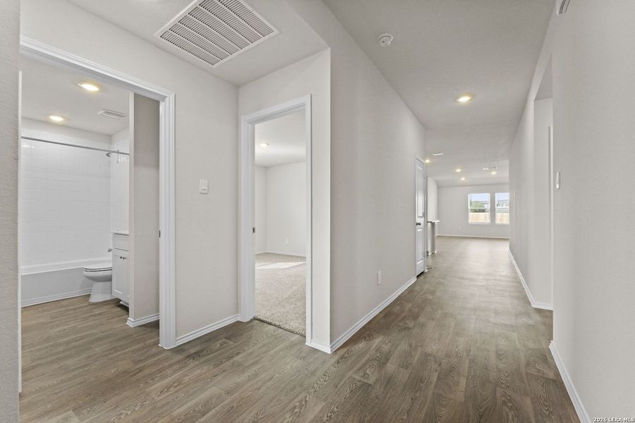 Spacious, unfurnished interior of a new home in Navarro Fields, Seguin (Image 16).
