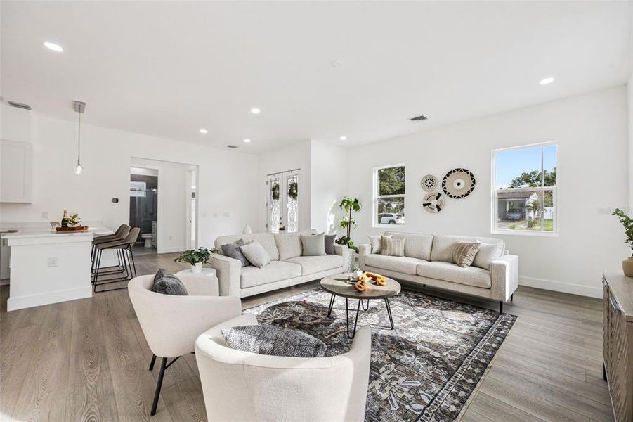 Furnished interior view inside a new home in , Orlando (Image 37).