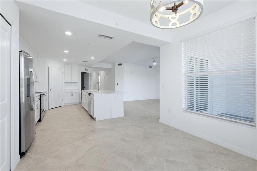 Spacious, unfurnished interior of a new home in , Venice (Image 15).