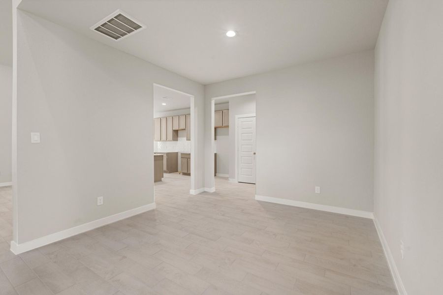 Spacious, unfurnished interior of a new home in Grand Oaks – The Cove, Houston (Image 19). Spacious, unfurnished interior of a new home in Grand Oaks – The Cove, Houston (Image 19).