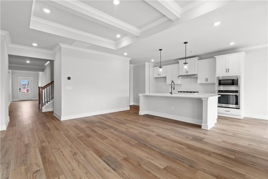 Spacious, unfurnished interior of a new home in Rosewood Lake Preserve, Hoschton (Image 27).