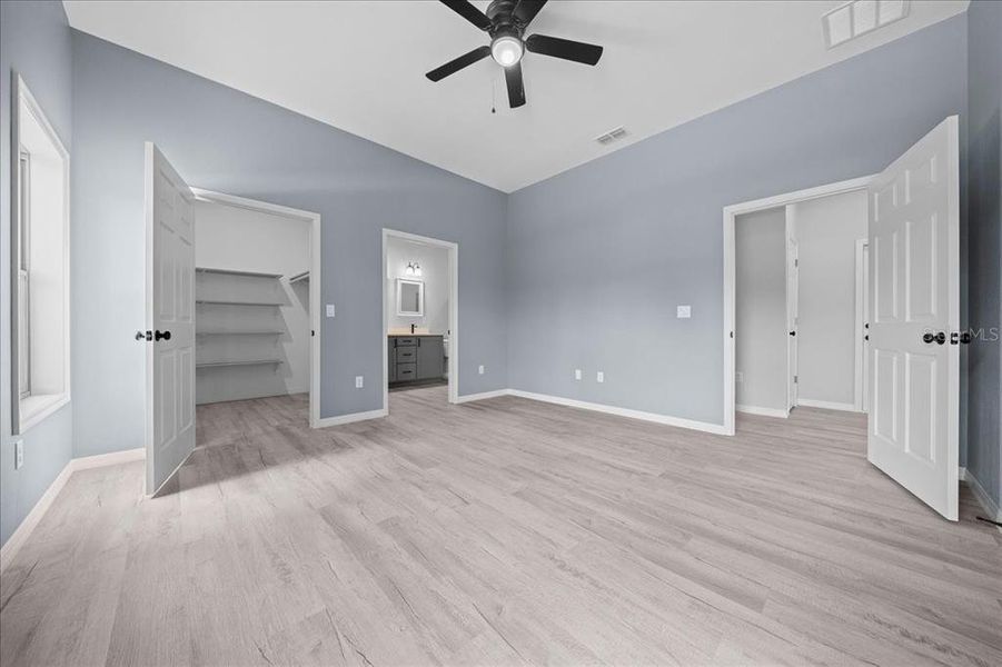 Spacious, unfurnished interior of a new home in , Ocala (Image 25).