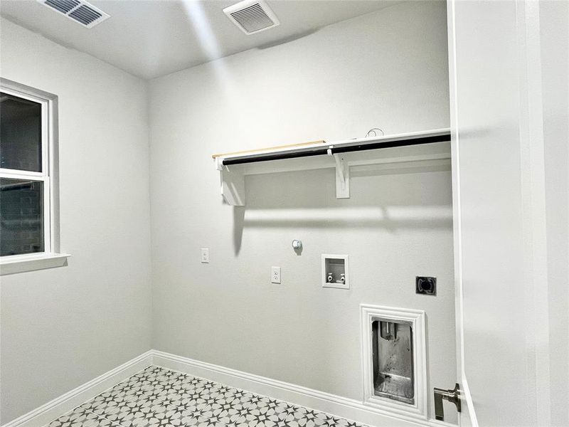 Spacious, unfurnished interior of a new home in Northlake Estates 65s, Little Elm (Image 25).