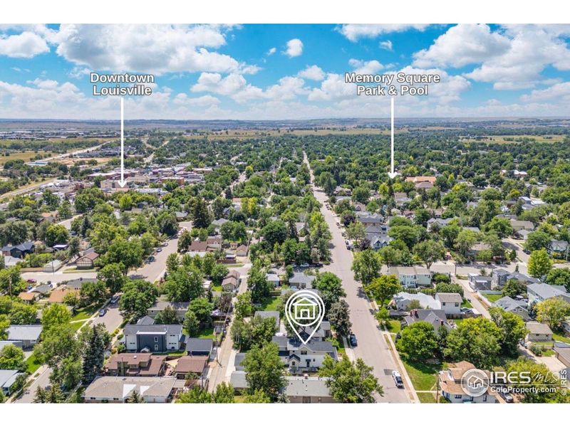 Just a few blocks to Downtown Louisville & Memory Square Park & Pool