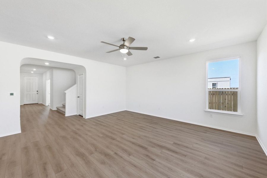 Spacious, unfurnished interior of a new home in Stoney Chase, Del Valle (Image 23). Spacious, unfurnished interior of a new home in Stoney Chase, Del Valle (Image 23).
