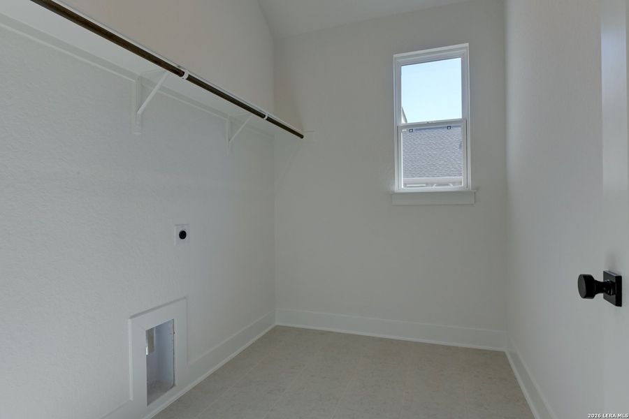 Spacious, unfurnished interior of a new home in Megan's Landing, Castroville (Image 14).
