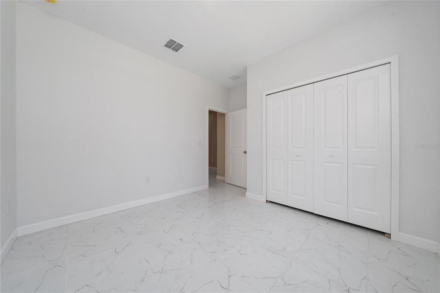 Spacious, unfurnished interior of a new home in , Orlando (Image 6).