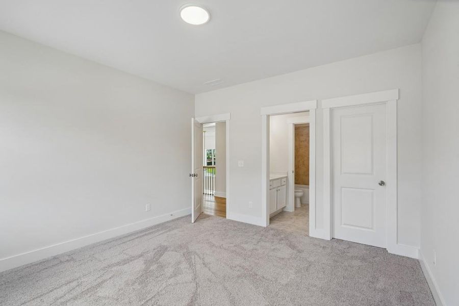 Spacious, unfurnished interior of a new home in Arden on Lanier, Cumming (Image 42).
