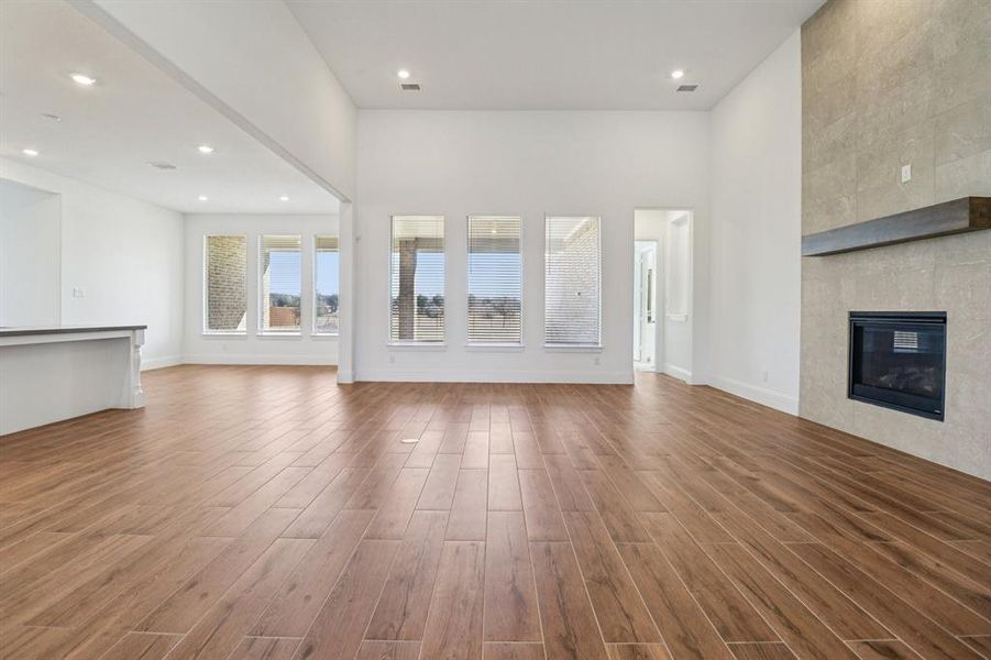 Spacious, unfurnished interior of a new home in Gean Estates, Keller (Image 11).