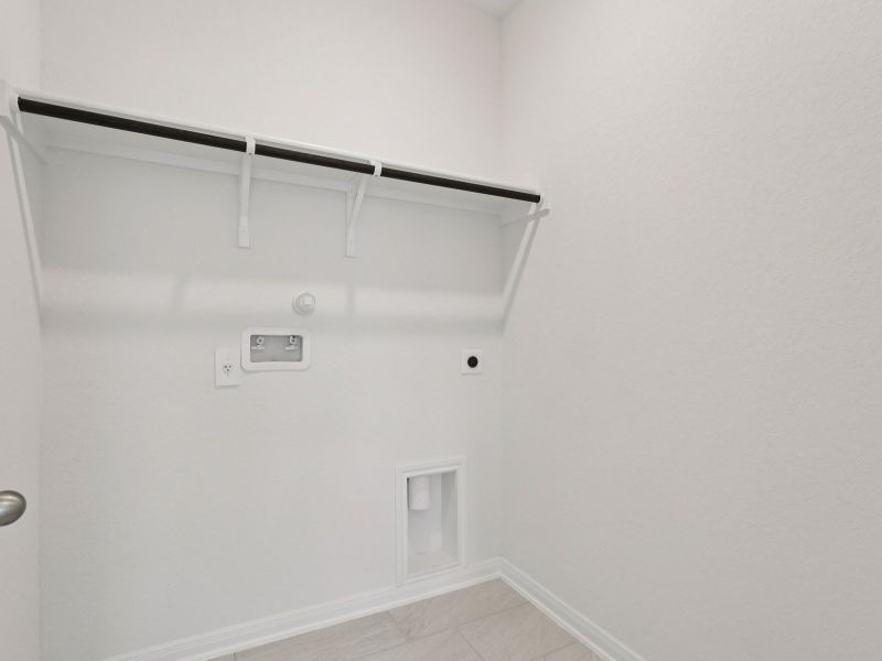 Spacious, unfurnished interior of a new home in Sagebrooke - Premier Series, San Antonio (Image 16).