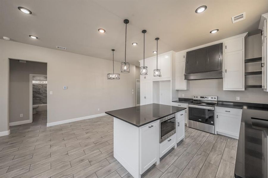 Furnished interior view inside a new home in , Bridgeport (Image 10).