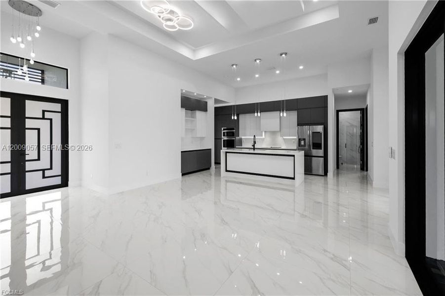 Spacious, unfurnished interior of a new home in , Cape Coral (Image 26).