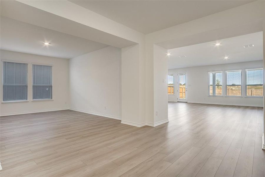 Spacious, unfurnished interior of a new home in Sierra Vista at Kelly Ranch, Aledo (Image 21).