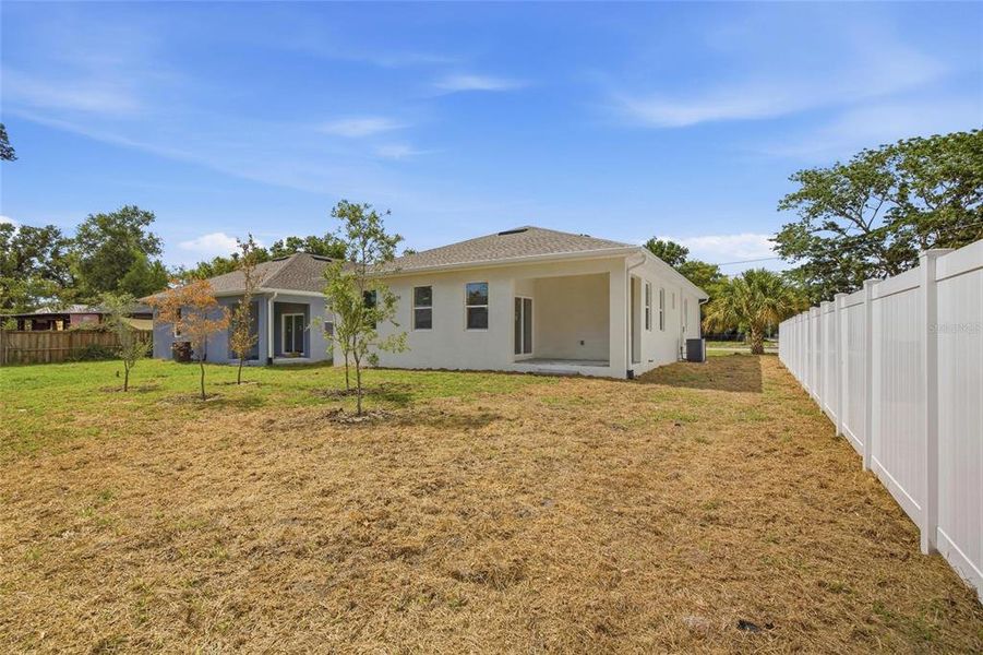 Exterior details and patio area of a home in , Tampa (Image 19).