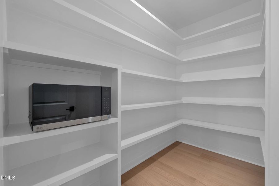 Walk-in Pantry