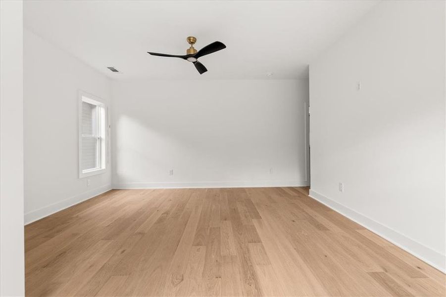 Spacious, unfurnished interior of a new home in , Atlanta (Image 27). Spacious, unfurnished interior of a new home in , Atlanta (Image 27).
