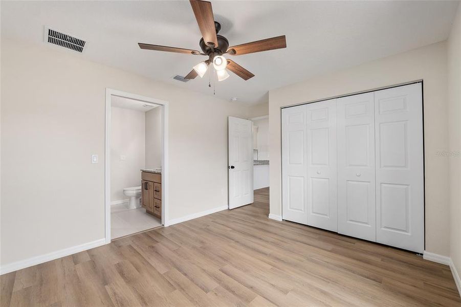 Spacious, unfurnished interior of a new home in , Dunnellon (Image 22).