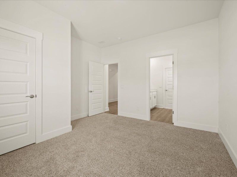 Spacious, unfurnished interior of a new home in The Coves at Lakes of Cane Bay, Summerville (Image 16). Spacious, unfurnished interior of a new home in The Coves at Lakes of Cane Bay, Summerville (Image 16).
