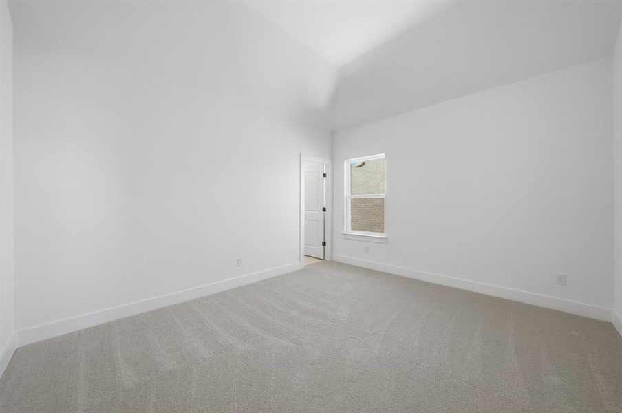 Spacious, unfurnished interior of a new home in Tavolo Park, Fort Worth (Image 29).