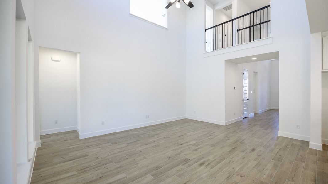 Spacious, unfurnished interior of a new home in Santa Rita Ranch - Eldorado, Liberty Hill (Image 5).