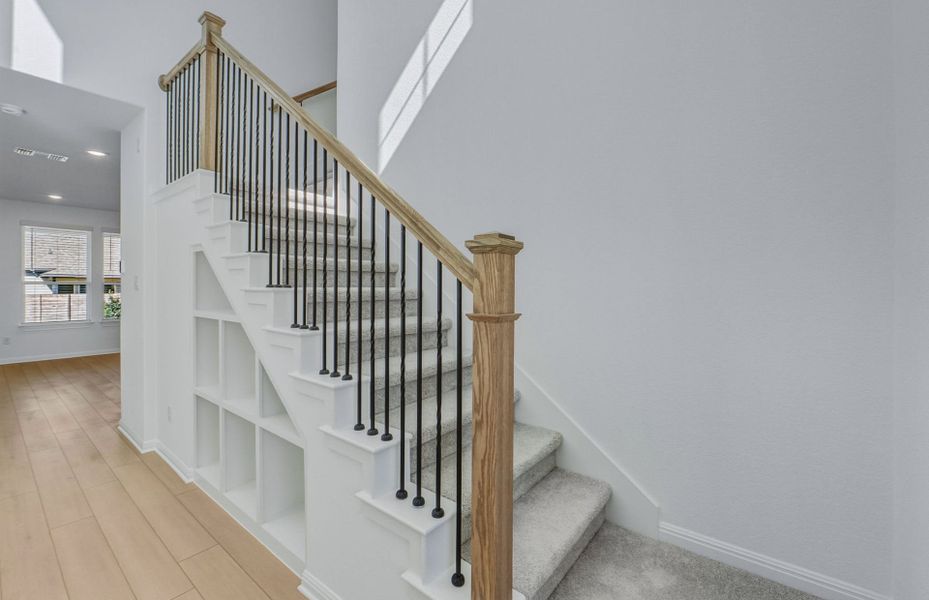 Spacious, unfurnished interior of a new home in Horizon Lake, Leander (Image 31).