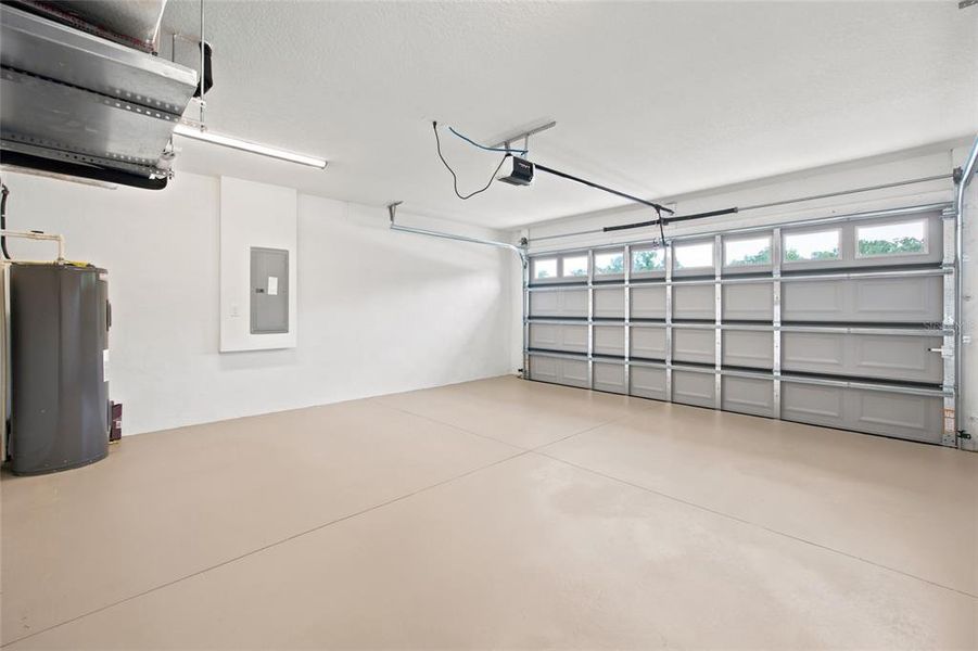 Spacious, unfurnished interior of a new home in , Summerfield (Image 17).