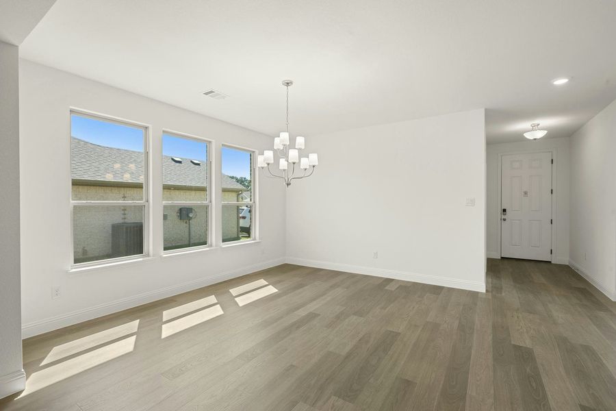Spacious, unfurnished interior of a new home in Stone Eagle, Azle (Image 20).