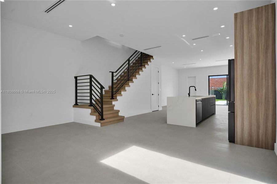 Image 43 of a home in .