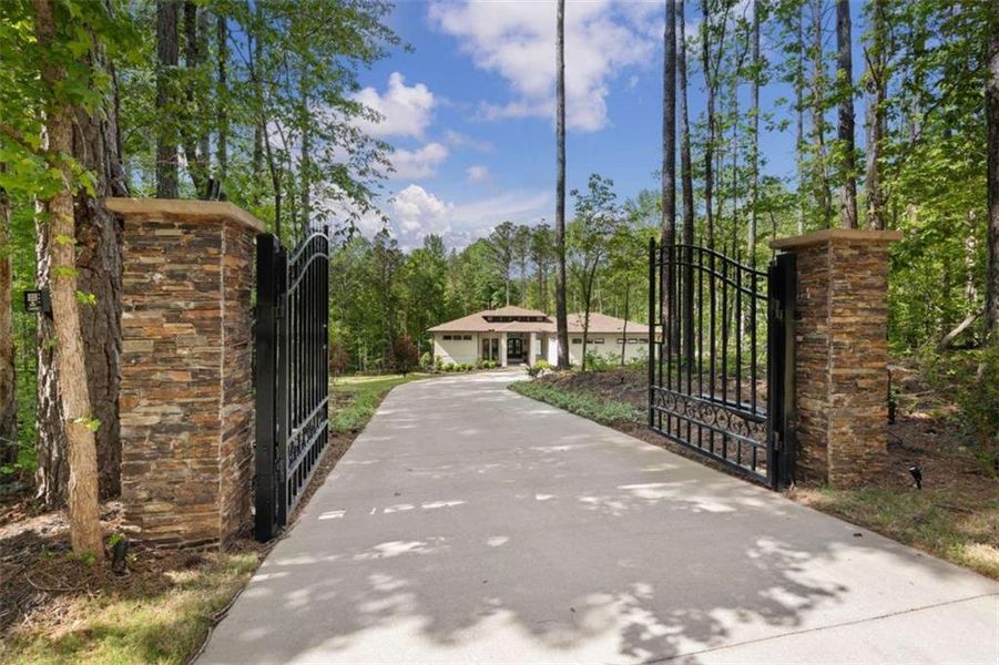 Community amenities in , Whitesburg (Image 46).