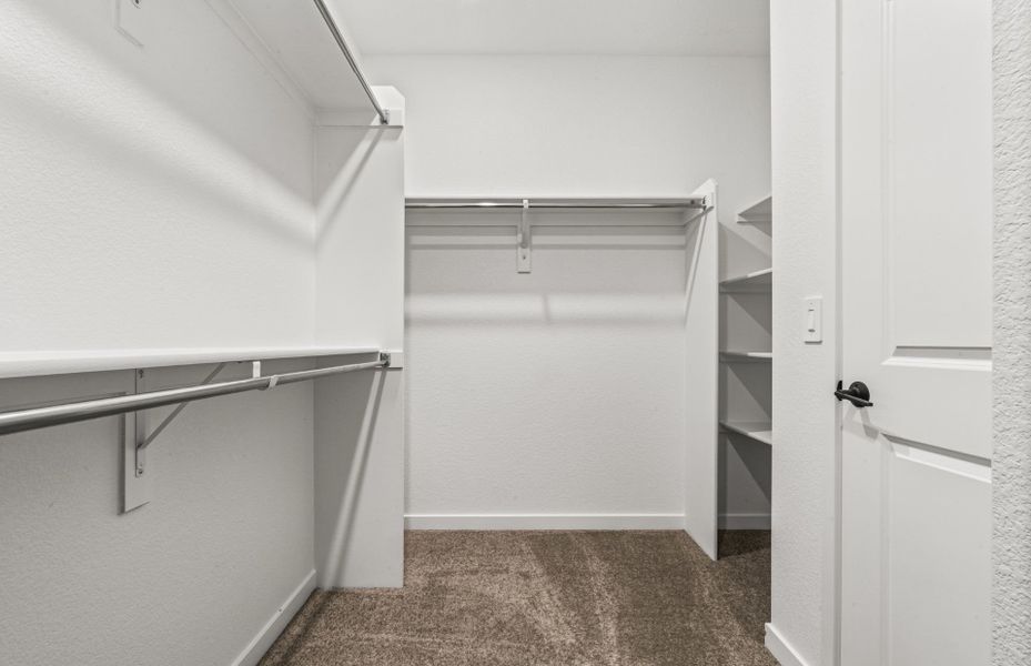 Spacious, unfurnished interior of a new home in Independence, Elizabeth (Image 14).