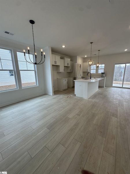 Spacious, unfurnished interior of a new home in Shiloh Trail, Wellford (Image 21).