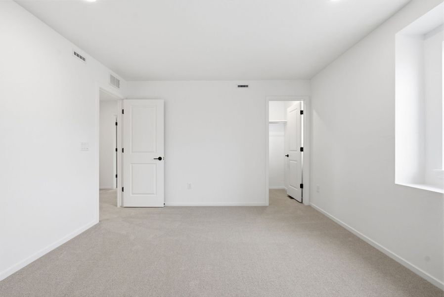 Spacious, unfurnished interior of a new home in Harvest Crossing, Aurora (Image 31).