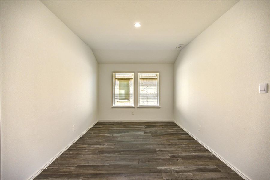 Spacious, unfurnished interior of a new home in Breckenridge Forest, Spring (Image 19).