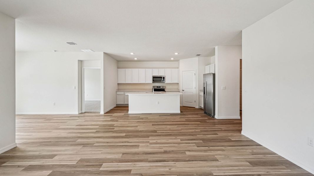 Representative unfurnished interior of a home built from the COVINGTON by D.R. Horton in Briarwood, Alachua (Image 22). Representative unfurnished interior of a home built from the COVINGTON by D.R. Horton in Briarwood, Alachua (Image 22).