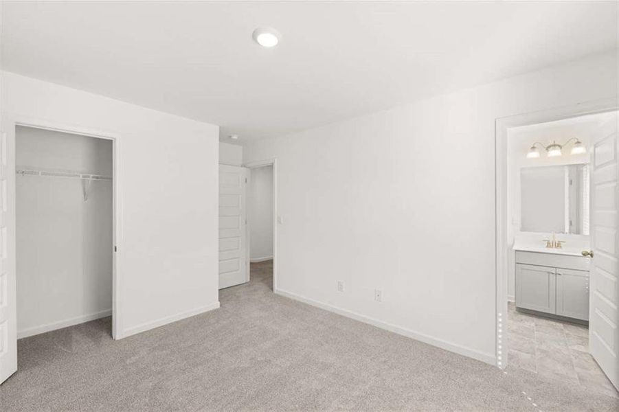 Spacious, unfurnished interior of a new home in Water Oak Estates, Lawrenceville (Image 34).