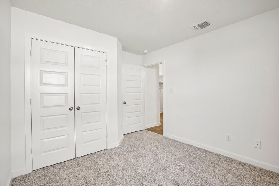 Spacious, unfurnished interior of a new home in Rancho San Gabriel, Georgetown (Image 23).