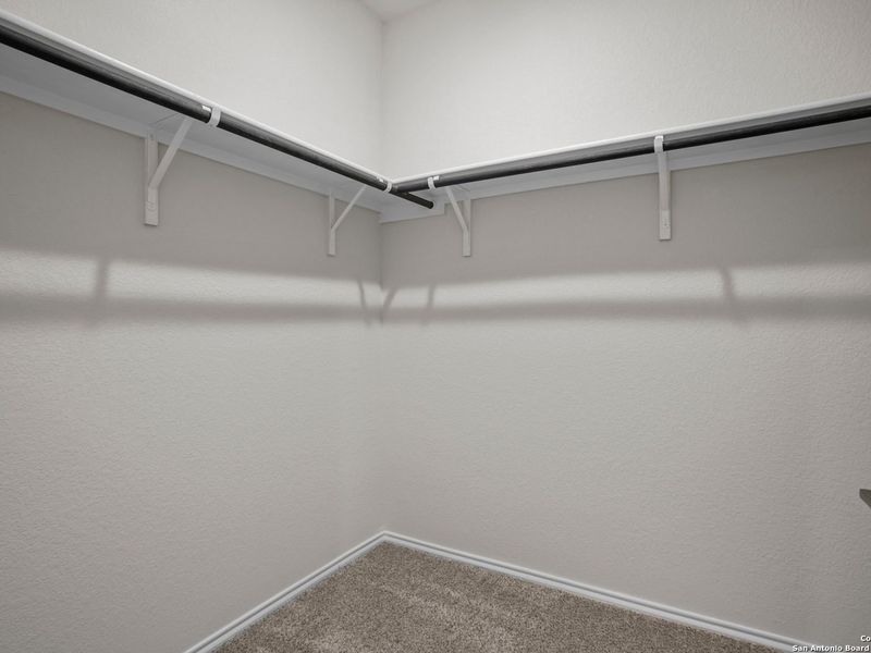 Spacious, unfurnished interior of a new home in Comanche Ridge, San Antonio (Image 27).