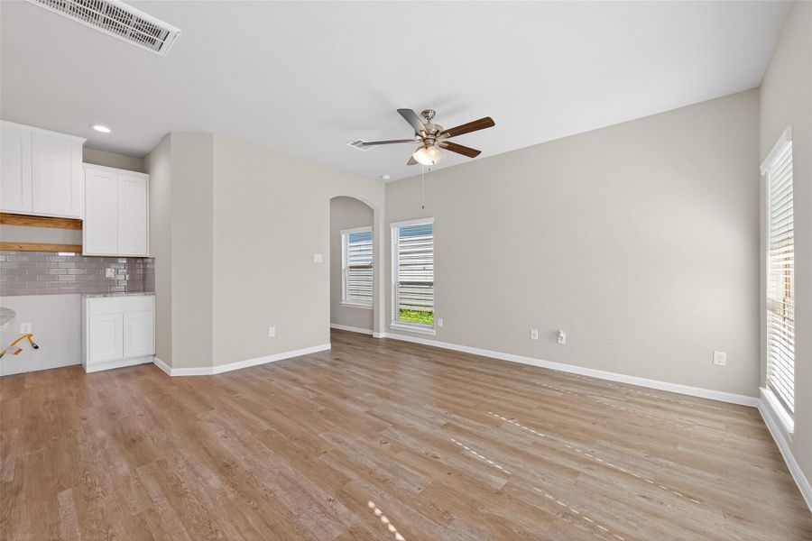 Spacious, unfurnished interior of a new home in Woodland Lakes, Huffman (Image 22). Spacious, unfurnished interior of a new home in Woodland Lakes, Huffman (Image 22).