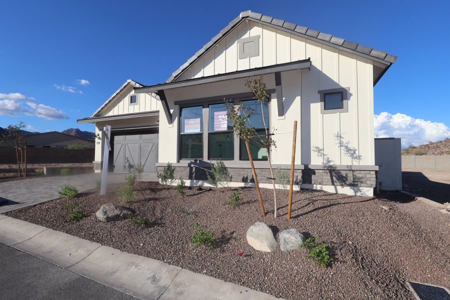 Image 9 of a home in Skyline at Verrado Regent Hills.