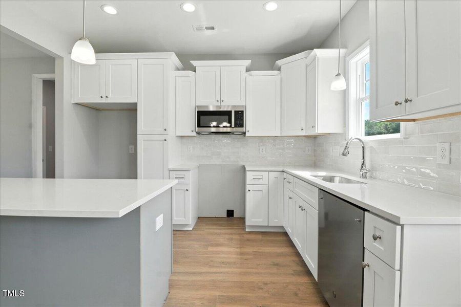 17-100 Sagewood Dr-17